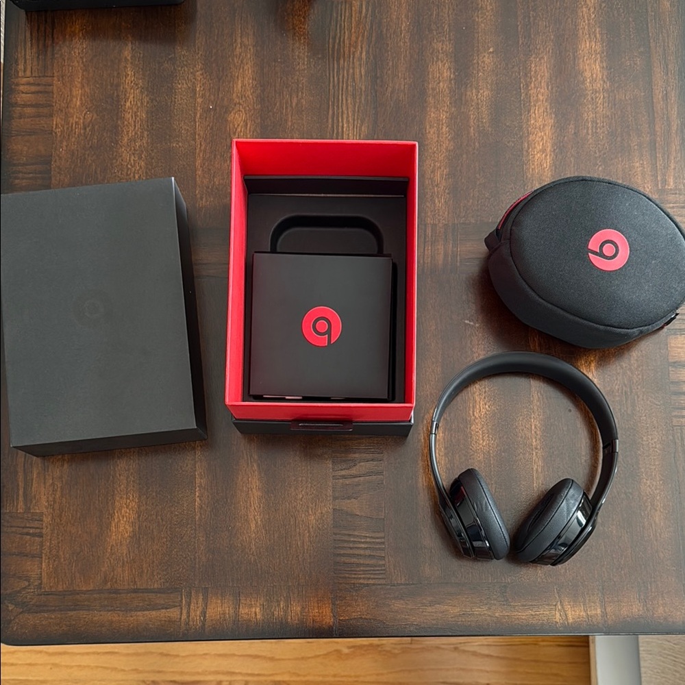 Beats Black Wireless Headphones